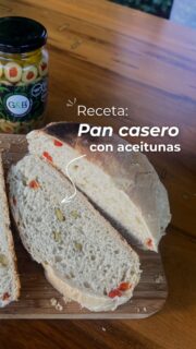 No hay aroma que supere al del pan recién horneado... salvo que sea pan con aceitunas G&B. 🥖🌿

🫒Ingredientes:
1kg harina
25g sal
25g levadura fresca
50cc aceite de oliva 
600cc agua tibia
2 cucharaditas de azúcar para la levadura

🫒Preparación:
Por un lado mezclar la harina con la sal. Por otro, los líquidos (y levadura)
Integrar. Amasar. Tapar y dejar leudar hasta que duplique su tamaño.
Incorporar aceitunas rellenas de morrón natural y separar en 4 bollos. 
Luego de 15 minutos de descanso, hornear por 25 a 45 minutos  entre 180°C y 220°C

Sacale captura y animate a hacerlo! 🧑‍🍳