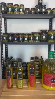 Un ingrediente noble que se come crudo: nuestro aceite virgen extra 🫒🤤

Si todavía no nos conocés, pasá por GyBaceitunas.com.ar o envianos un Whatsapp y armamos tu pedido 📦💚

Hacemos envíos a todo el país 

Agendá el número que te dará todo el sabor y felicidad que estás necesitando:
11 3002 4426